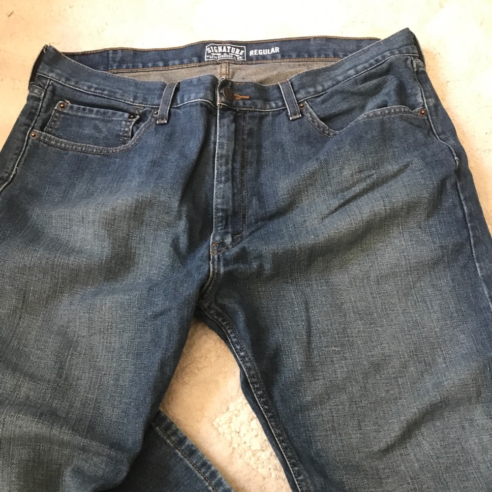 Levi’s Signature